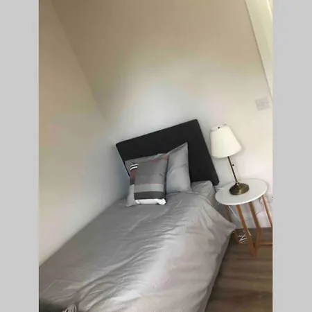 Garrykennedy Harbour View Apartamento