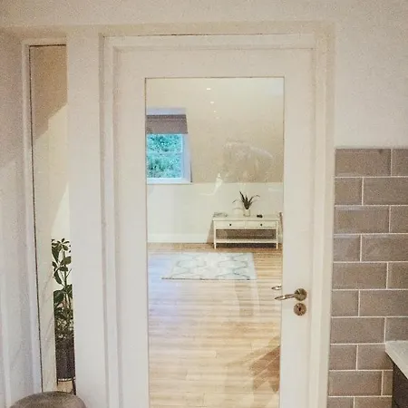 Garrykennedy Harbour View Apartment