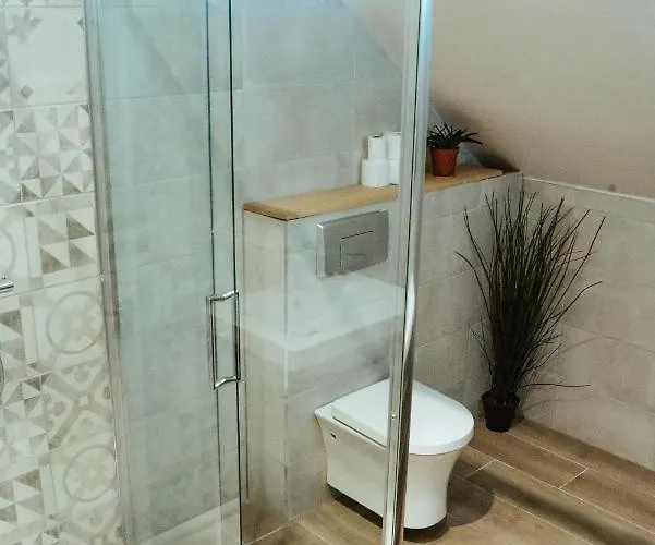 Garrykennedy Harbour View Apartamento *